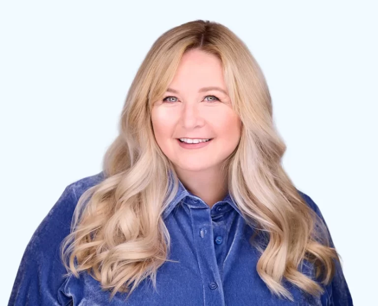 Denise Wilson greyblue clean e1677559649292 -