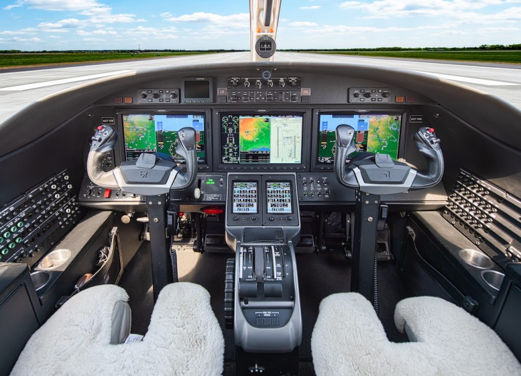Citation State of the Market Report December 2024 - 5 2015 Citation M2 525-0900 interior cockpit - Cessna